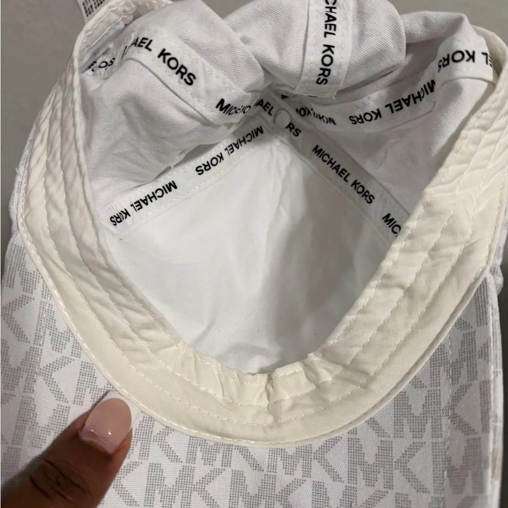 Michael Kors White Logo Baseball Cap - Picture 4 of 4